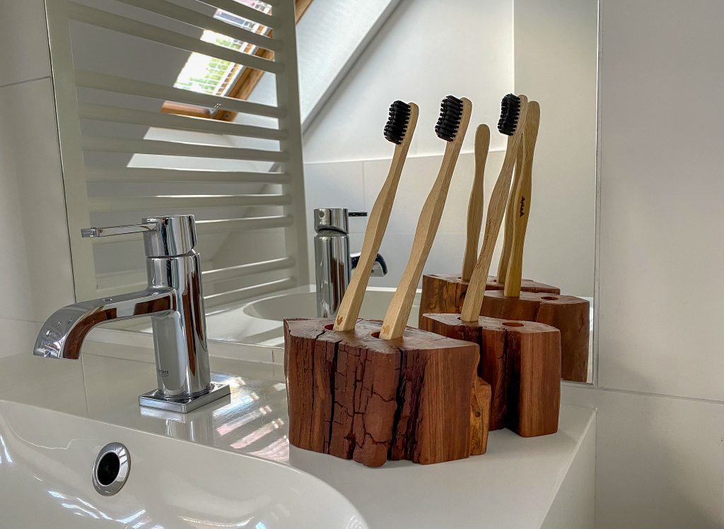Zahnbürstenhalter aus Holz